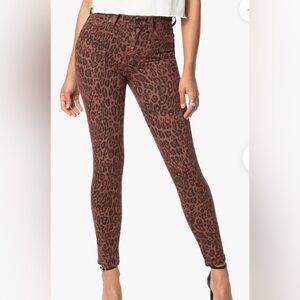 THE CHARLIE ANKLE
HIGH RISE SKINNY ANKLE I/ TWSTD
LPD-SEQUOIA size 26